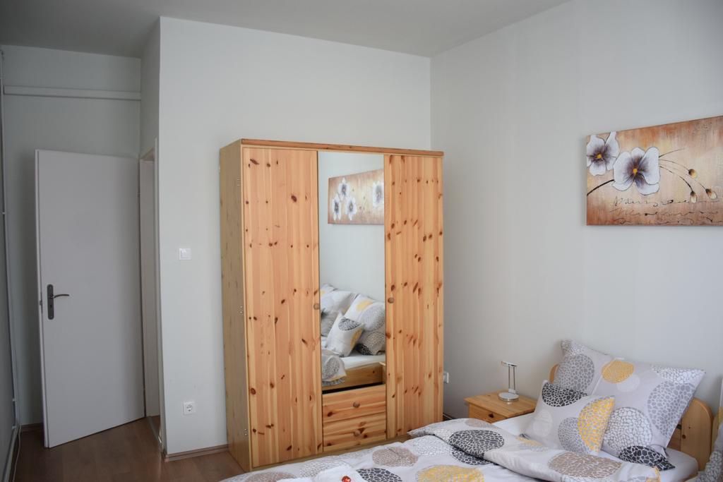 Nador Apartman Apartment Gyor Bagian luar foto