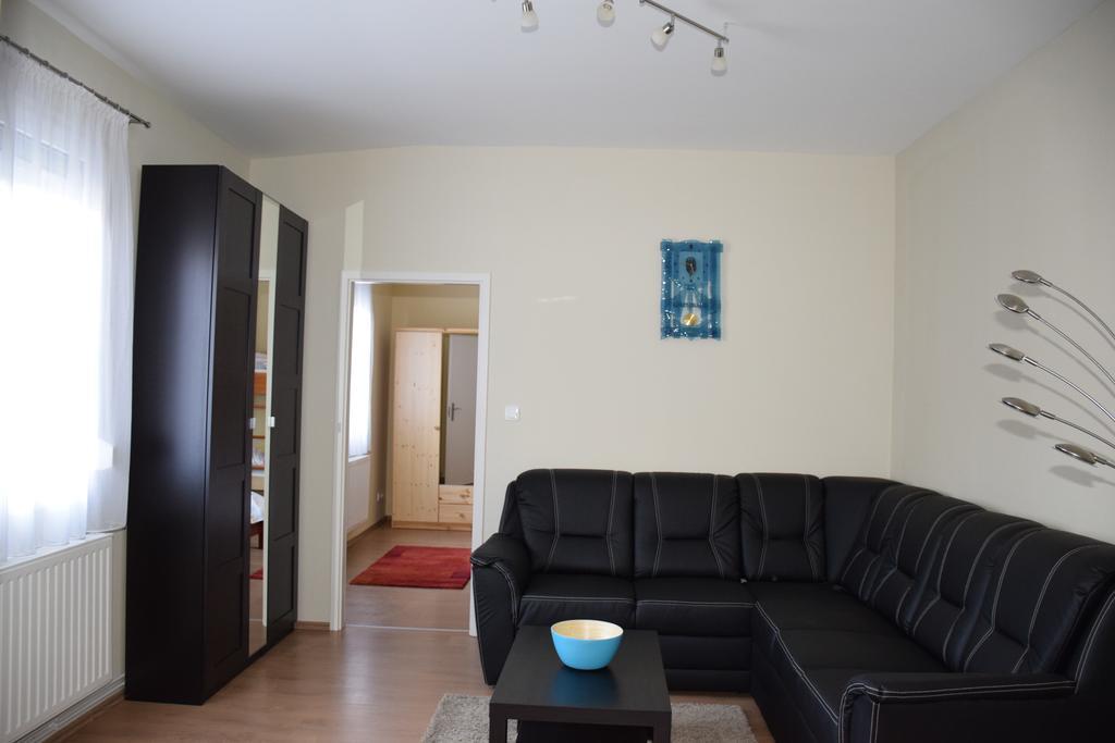 Nador Apartman Apartment Gyor Bagian luar foto