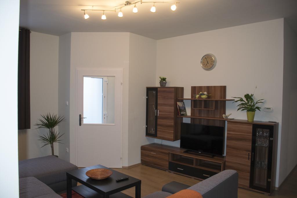 Nador Apartman Apartment Gyor Bagian luar foto